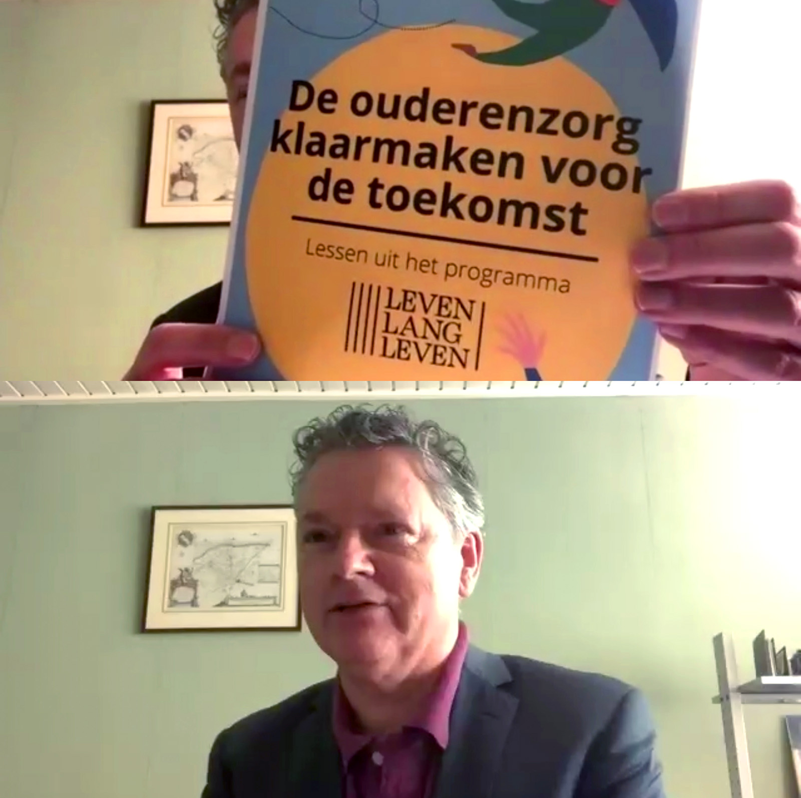Theo van Uum krijgt de publicatie uitgereikt door Ferry (screenshot). 